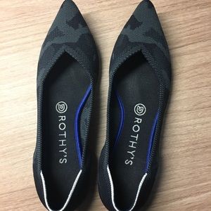 Dark Camo Rothy’s size 8- Brand new!